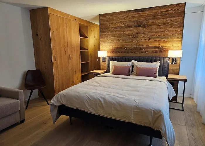 Koller Tschugga By * Arosa